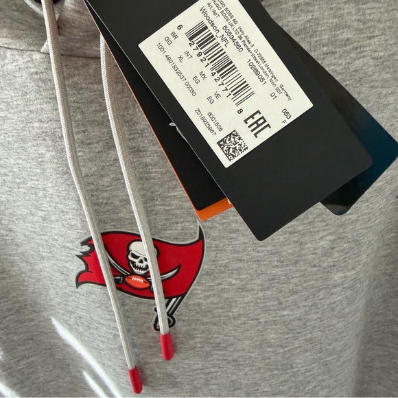 NWT🔖BOSS NFL Woodson Graphic Hoodie Grey BUCS Tampa Bay Sweatshirt - Picture 2 of 11